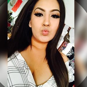 Meet your Posher, Alexis